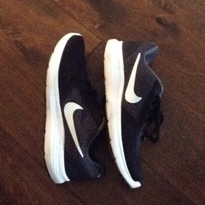 Nike Black Tennis Shoe Sneakers